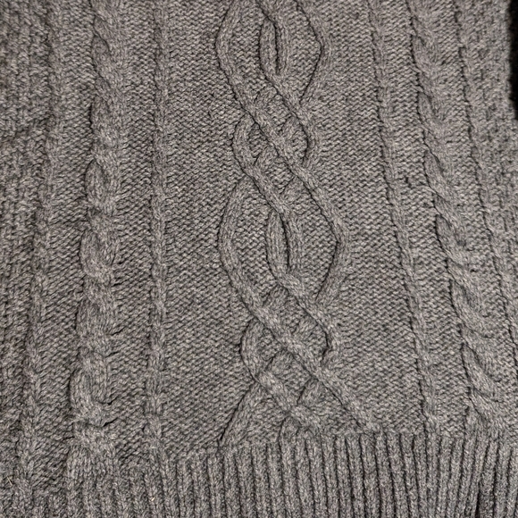 Sweater - Picture 4 of 4